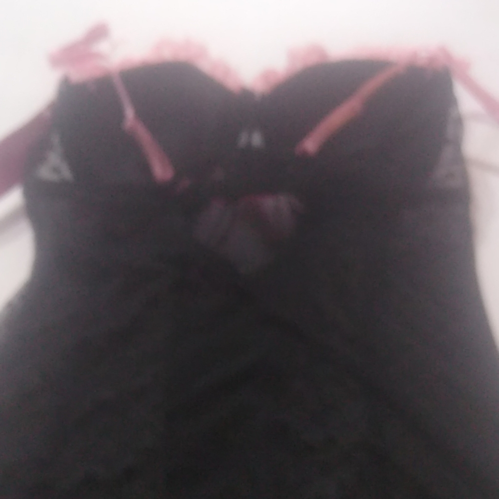 Negligee - Picture 3 of 4